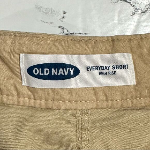 Old Navy Womans Everyday Shorts Khaki - Picture 2 of 5